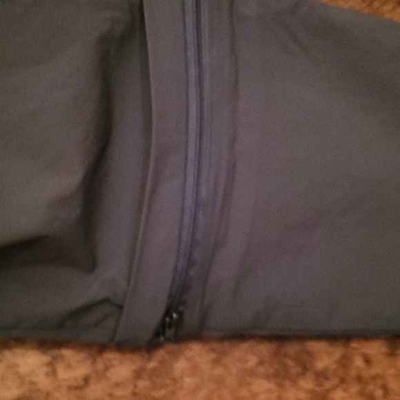 Italian Sports Design Convertible pants/shorts S tags (NWT) - Picture 13 of 16